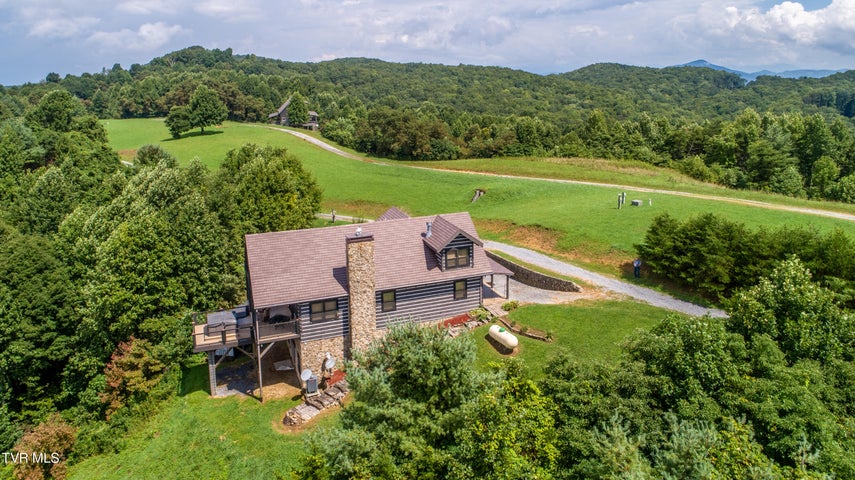 1st photo of 308 Walnut Mountain Farm Loop