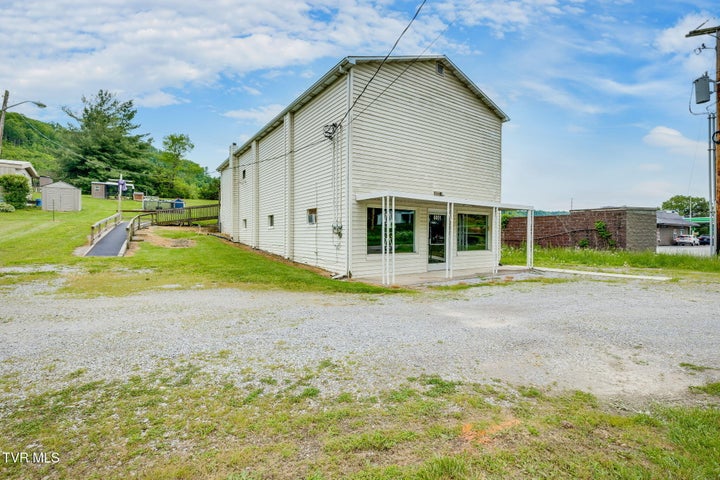 1st photo of 6051 Natural Tunnel Parkway