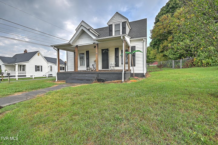 1st photo of 218 Banner Street