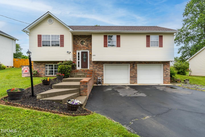 1st photo of 208 Duty Drive