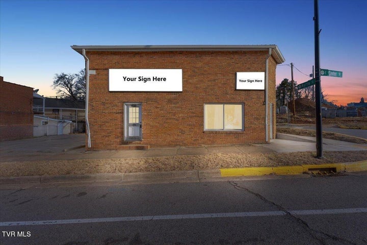 1st photo of 1028/1032 Center Street