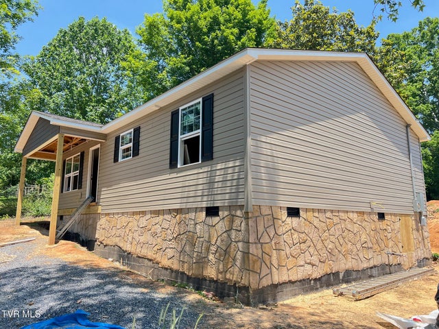 1st photo of 136 Spurgeon Drive