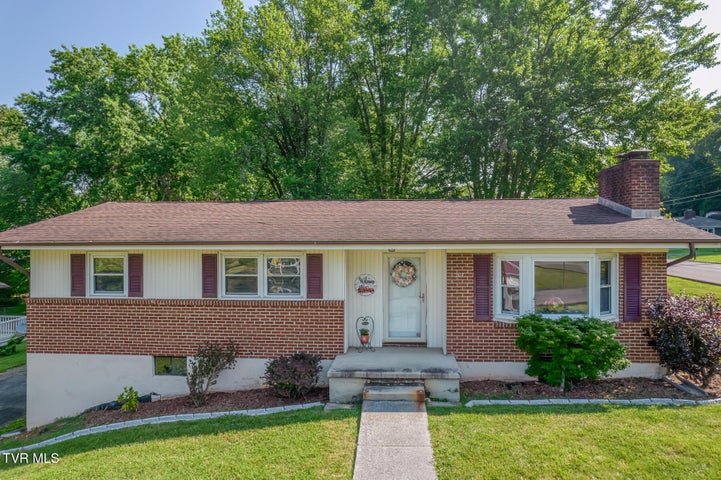 1st photo of 207 Caldwell Drive
