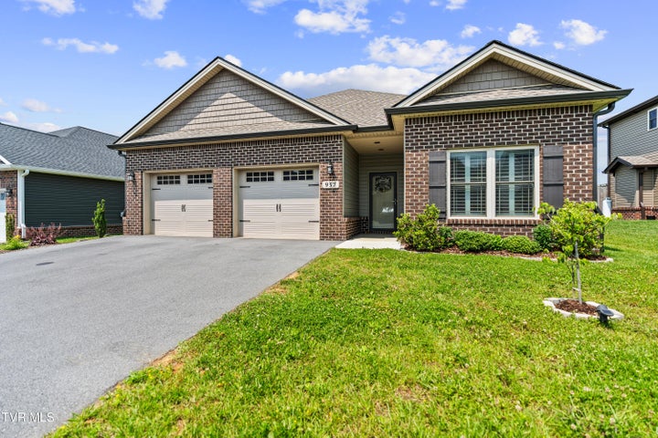 1st photo of 957 Riddle Ridge