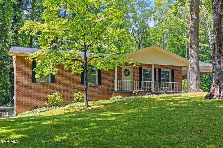 1st photo of 1820 Brook Hollow Road