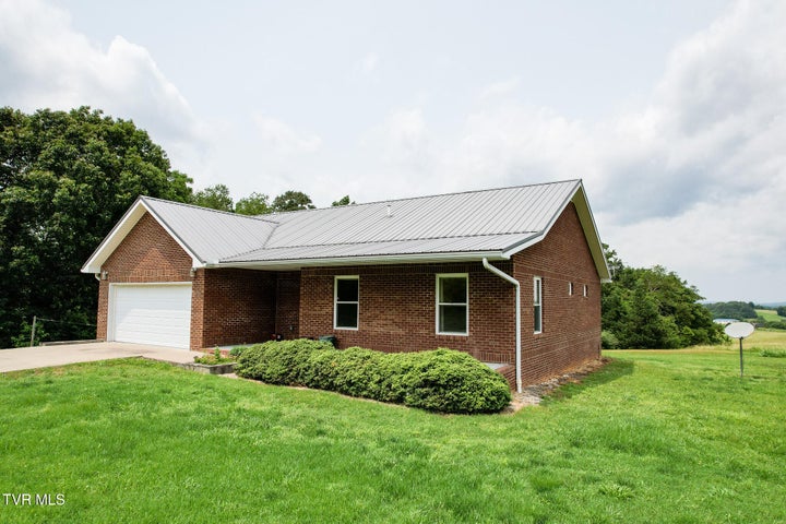 Photo of property listing MLS# 9977887 