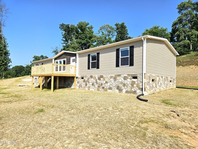 1st photo of 368 Oak Grove Road