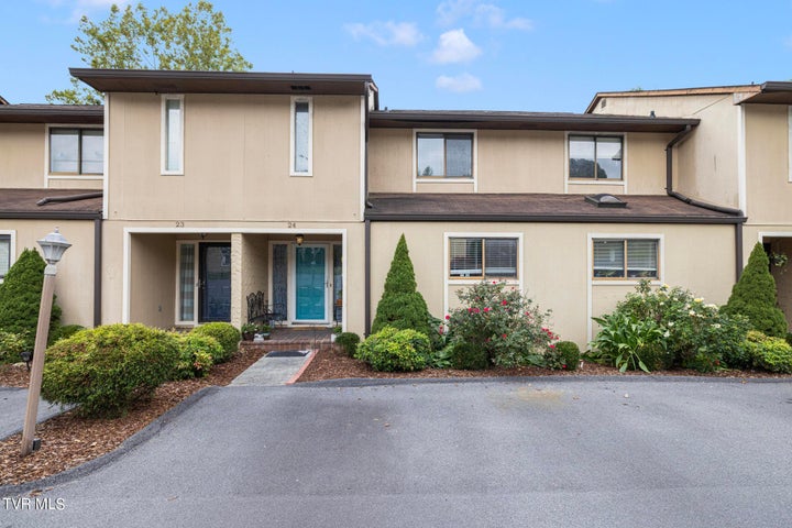 1st photo of 605 Redstone Dr 