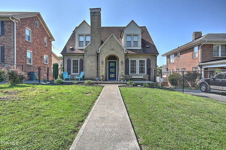 1st photo of 718 Arlington Avenue