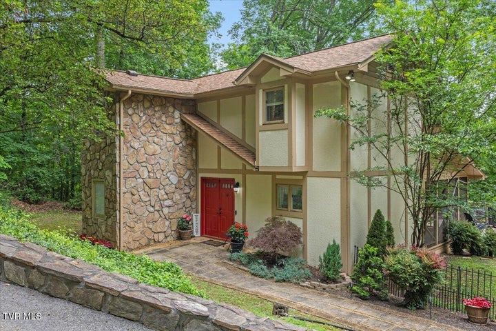 1st photo of 1039 Fain Avenue