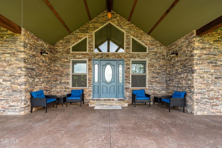1st photo of 271 Laurel Way