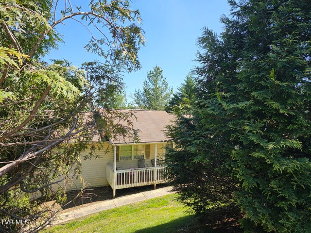 1st photo of 1055 Penny Lane