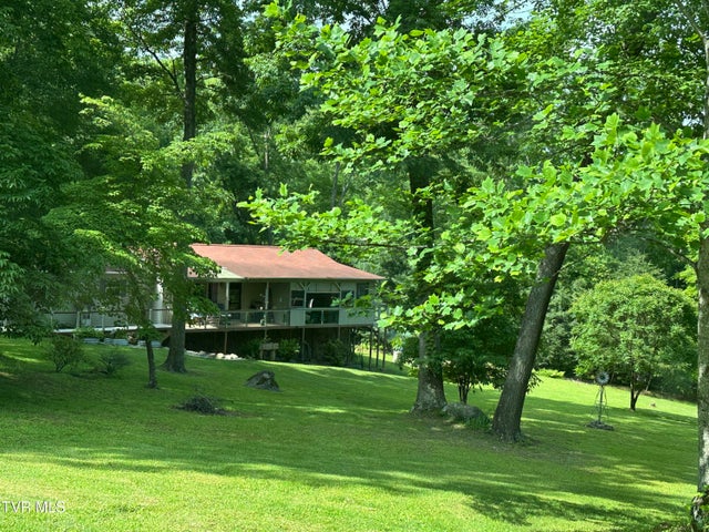 1st photo of 550 Escape Mountain Road