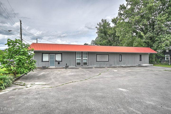 1st photo of 2302 Center Street