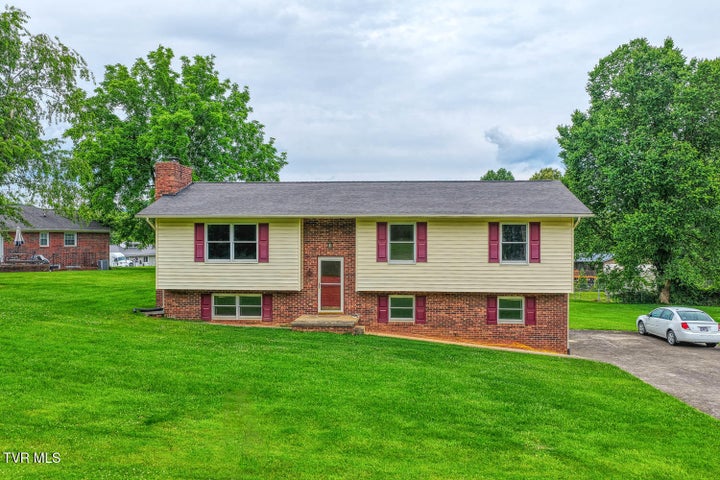 1st photo of 1408 Valley Lane
