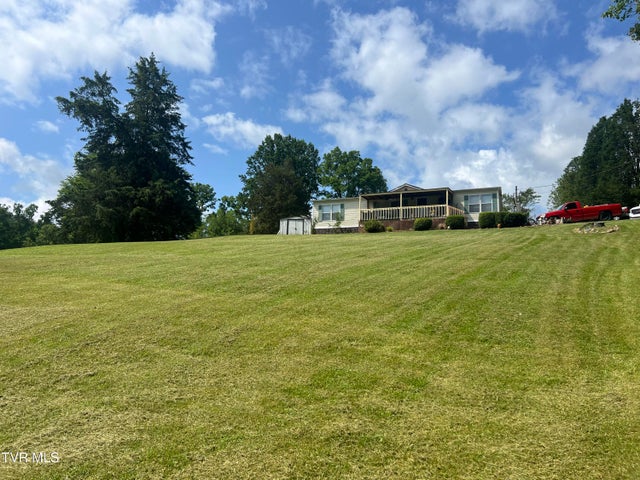 1st photo of 861 Hickory Tree Road