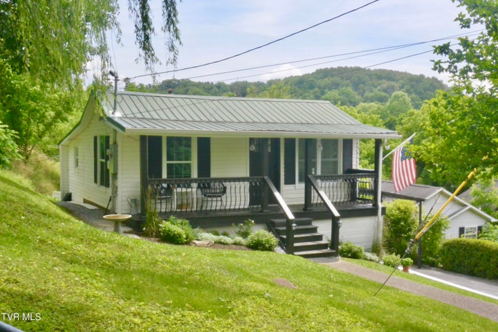 1st photo of 1701 Daytona Court