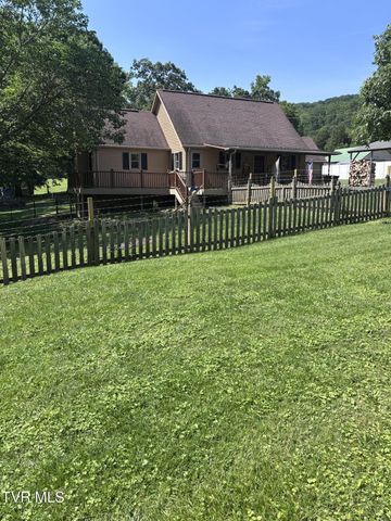 1st photo of 133 Deacon Creek Road