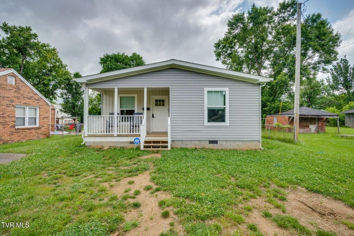 1st photo of 2533 Sullivan Gardens Parkway