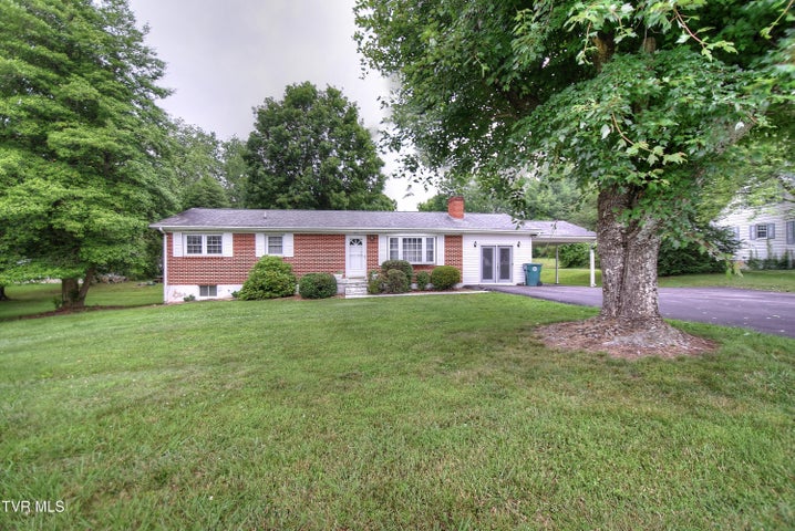1st photo of 512 Old Airport Road