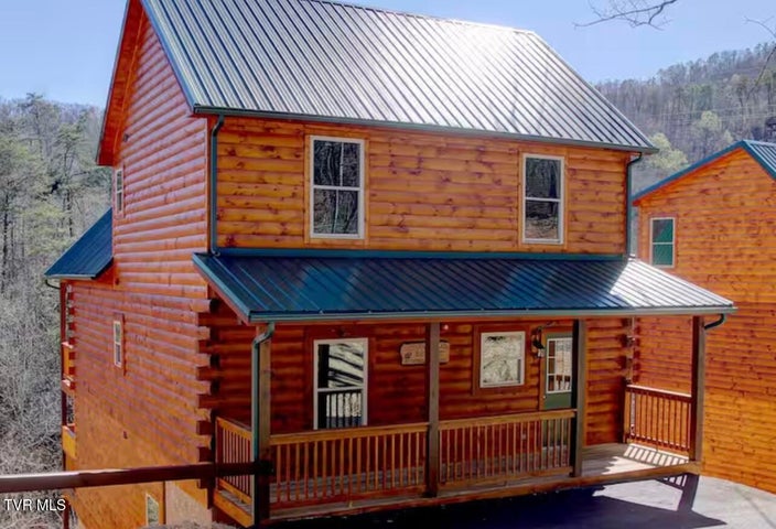 1st photo of 817 String Run Way 