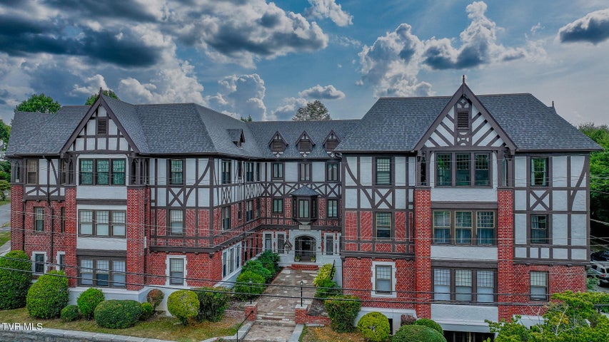 1st photo of 701 Locust Street