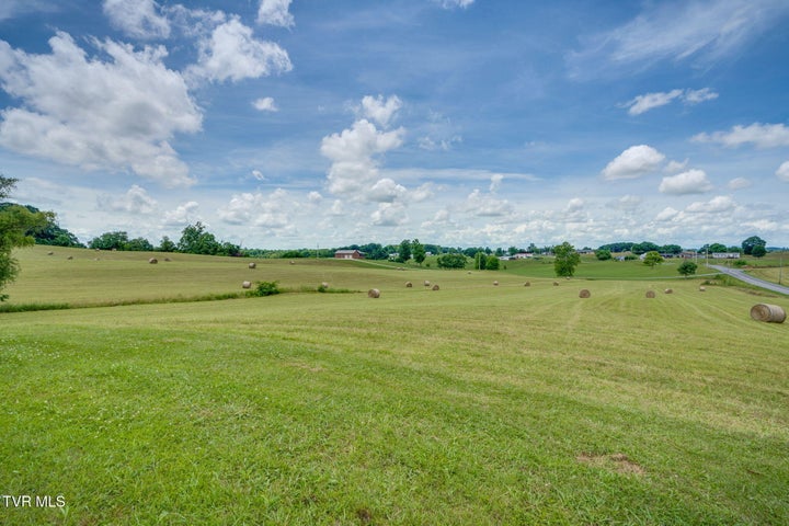 1st photo of 672 Treadway Trail