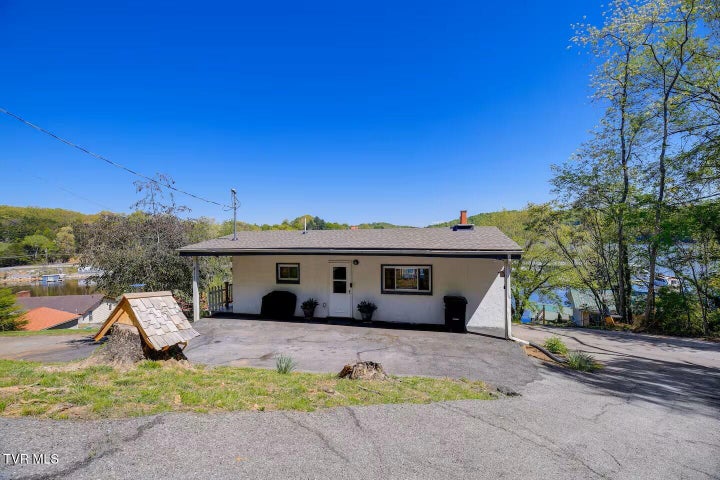 1st photo of 411 Gammon Road