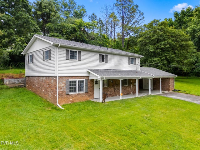 1st photo of 1423 Jackson Circle