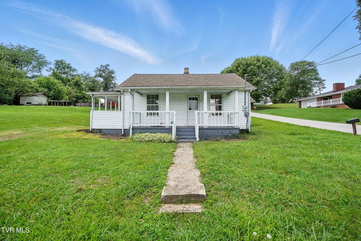 1st photo of 325 Kaywood Avenue