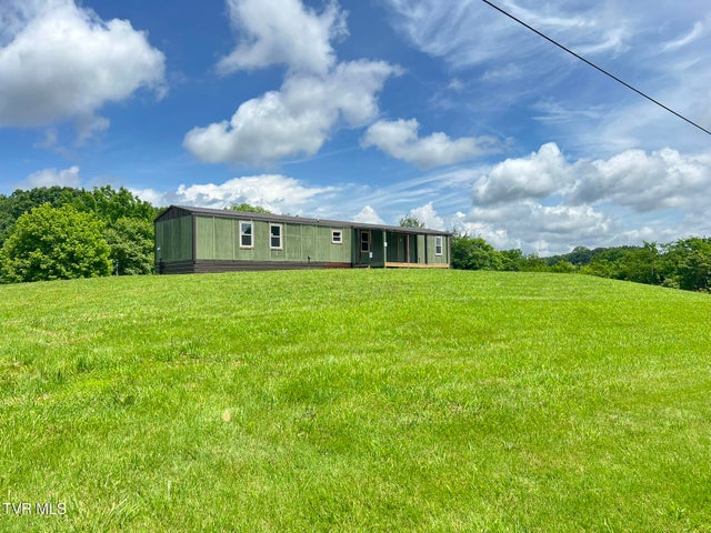 1st photo of 2960 Poplar Springs Road