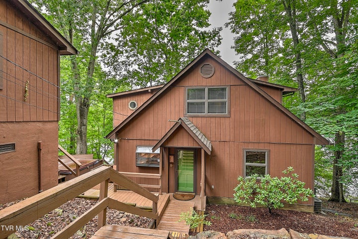 1st photo of 490 Hideaway Farm Road