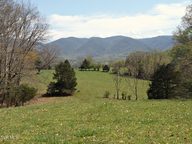1st photo of 855 Willow Springs Road