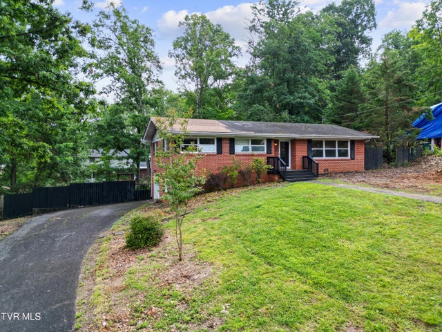 1st photo of 1405 Brentwood Drive