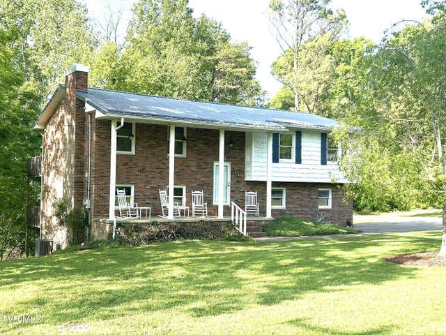1st photo of 205 Pond Springs W Road