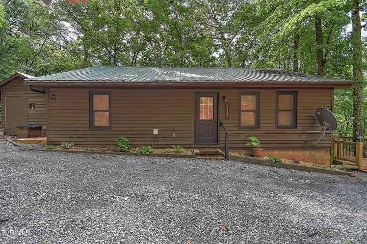1st photo of 1521 Barrett Hollow Road