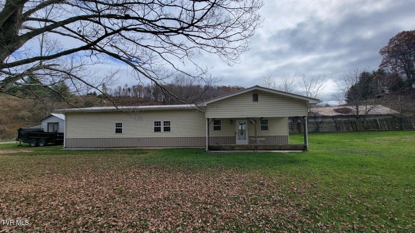 1st photo of 2079 Jenkins Hollow Road