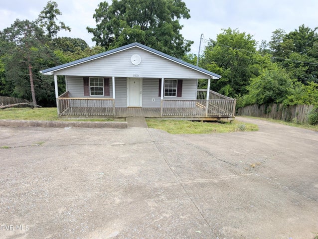 1st photo of 950 Kingsport Highway