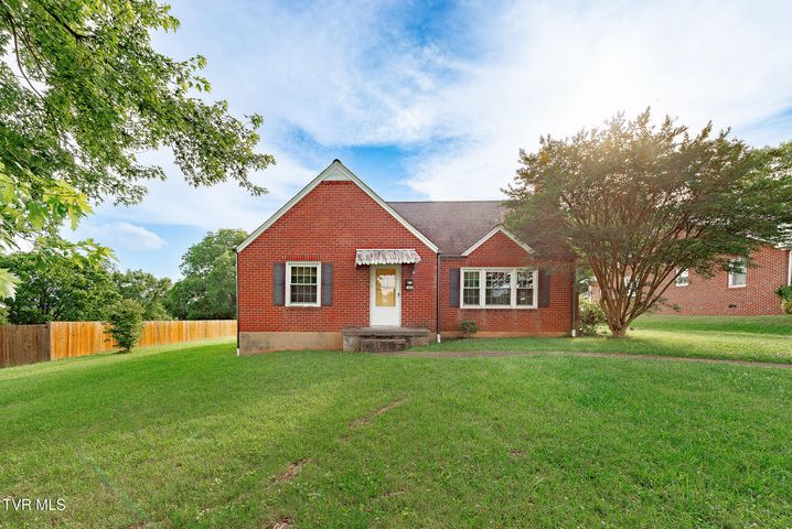 1st photo of 1024 Sharondale Avenue