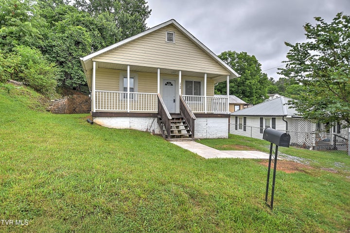 1st photo of 1744 Mcgee Street