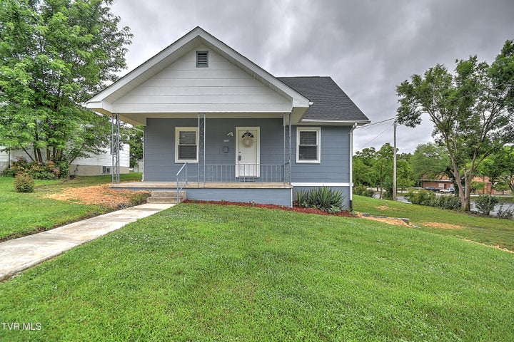 1st photo of 1648 E Street