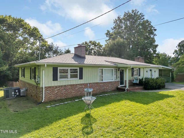 1st photo of 206 Cloverdale Place