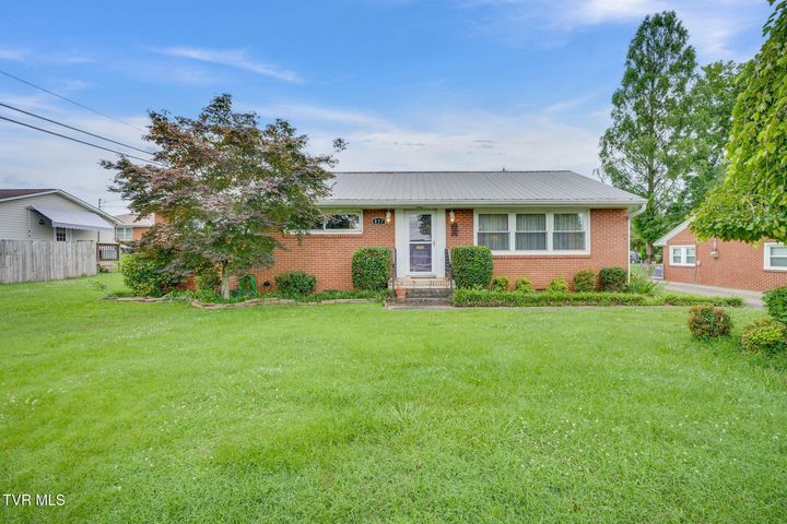 1st photo of 837 Carlisle Drive