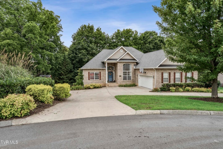 1st photo of 194 Sunset Meadows Court