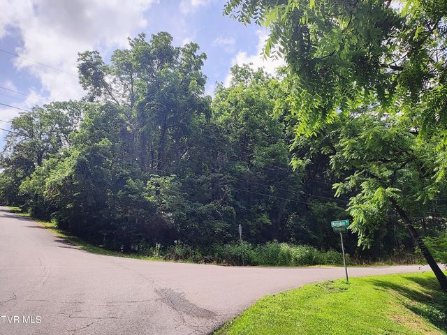 1st photo of 302 Martindale Road