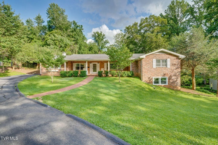 1st photo of 103 Dogwood Lane