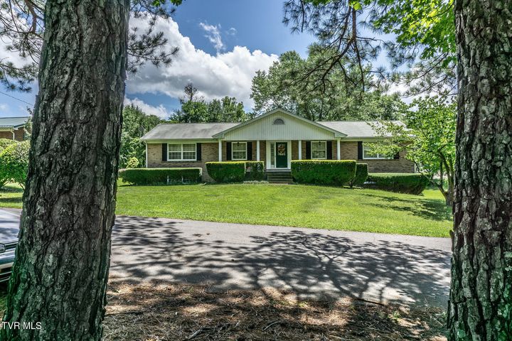 1st photo of 2449 Jennings Drive