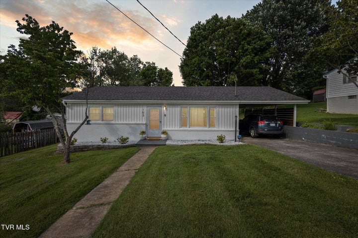 1st photo of 103 Cottonwood Drive