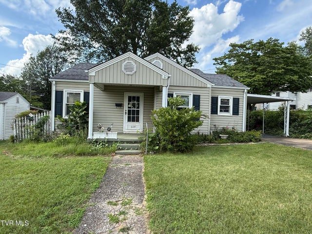 1st photo of 609 D Street