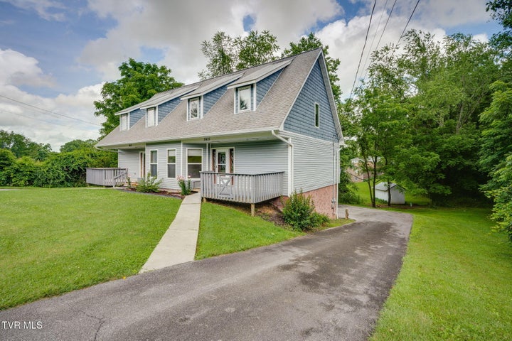 1st photo of 19435 Greenbriar Lane